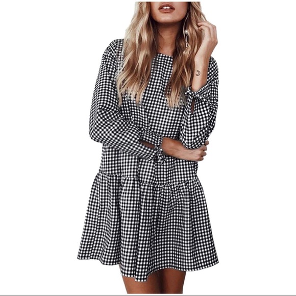 Dresses & Skirts - Black and white gingham dress
